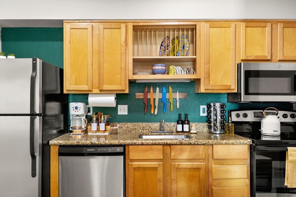 Fridge, microwave, oven, stovetop