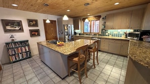 Mikrowelle, Ofen, Herdplatte, Geschirrspüler