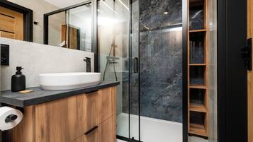 Shower, free toiletries, hair dryer, towels