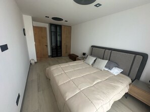 1 chambre, fer et planche à repasser, Wi-Fi, draps fournis