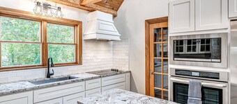 Spacious Retreat Near Norman Close to OU & Riverwind Casino