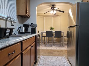 Private kitchen - Comfy 3 Bedroom Detroit Getaway- (Detroit)