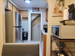 Private kitchen - Comfy 3 Bedroom Detroit Getaway- (Detroit)