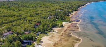 Lake Access/Firepit/Pet-Friendly/Ping Pong/Foosball