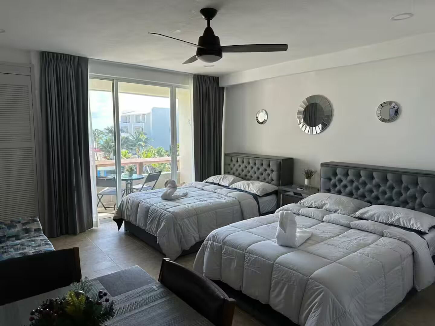 1 dormitorio, tabla de planchar con plancha, wifi y ropa de cama
