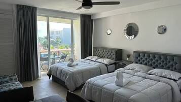 1 dormitorio, tabla de planchar con plancha, wifi y ropa de cama