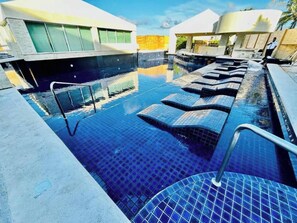 Pool - Charming Oceanfront 1-Bedroom Loft with Stunning Views (Cancún)