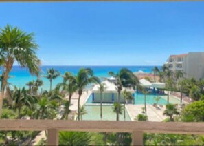 Property grounds - Charming Oceanfront 1-Bedroom Loft with Stunning Views (Cancún)