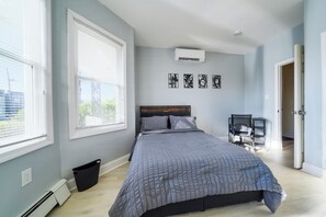 3 slaapkamers, een strijkplank/strijkijzer, wifi, beddengoed