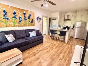 TV - Charming Bluebonnet Bungalow: 1BR Guest House w/ Kitchen, WiFi + AC - Waco, TX (Waco)