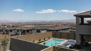Unclassified image, 2 of 45, button - Discover Luxury Living in Summerlin West-Charming 3-Bed, Home in Las Vegas (Las Vegas)