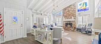 
Rare beach find-Steps from Sand, 2 car gar, 3/2+loft, Ocean Views, Hot Tub, AC