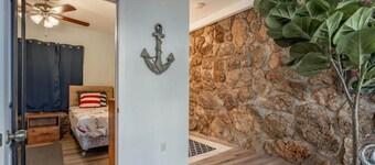 Charming 2-bed 2-bath condo overlooking the beautiful Lake of the Ozarks-4MM