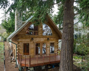 Exterior - Villa Lake Waterfront Estate with a Log Cabin (Kent)