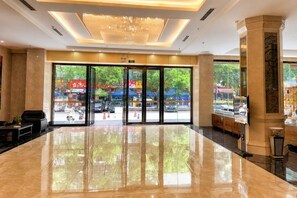 Ảnh chưa phân loại, 2 trong số 25 ảnh, nút