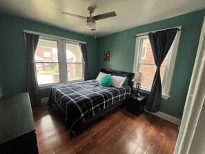 3 soverom, strykejern/-brett, wi-fi og sengetøy