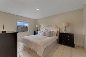 4 bedrooms, desk, iron/ironing board, WiFi