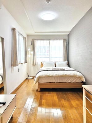 1 chambre, bureau, fer et planche à repasser, Wi-Fi