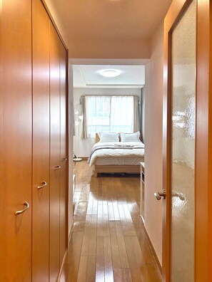 1 quarto, escrivaninha, ferros/tábuas de passar roupa, Wi-Fi