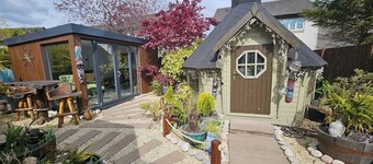 Braveheart Haven: 4BD Retreat with Hot Tub