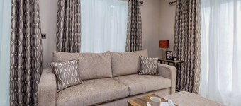 Luxurious Lodge, perfect for couples or familes, sleeping four people.