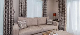 Luxurious Lodge, perfect for couples or familes, sleeping four people.