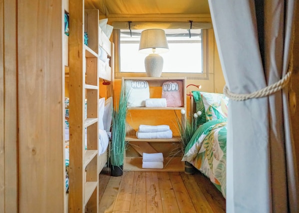2 bedrooms