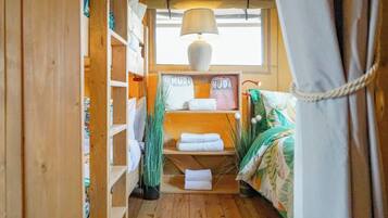 2 bedrooms