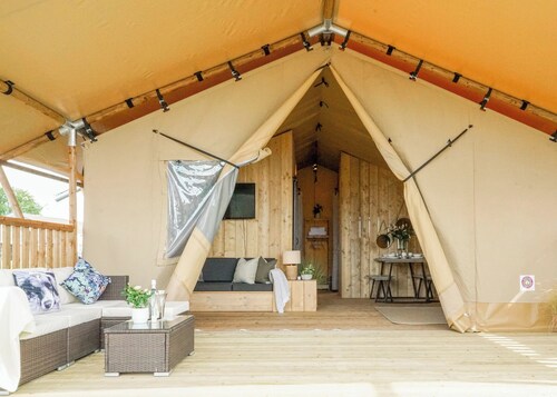 Sea View 2 Bed Hot Tub Safari Tent - Kestrel