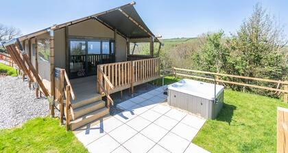 Sea View 2 Bed Hot Tub Safari Tent - Kestrel