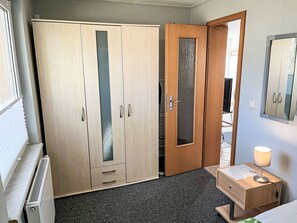 2 bedrooms