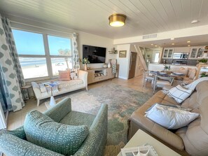Smart TV - OceanFront Condo, Live on the beach, Pickleball/Tennis, Grill, Beach towel/Chair (St. Augustine)