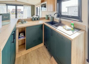 冷蔵庫、オーブン、コンロ、トースター
