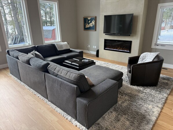 Télévision, cheminée