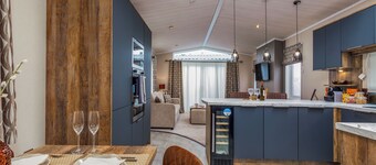 Luxurious Lodge, perfect for couples or familes, sleeping four people.