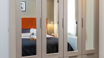 2 bedrooms