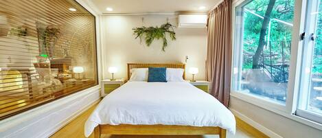 5 عدّة غرف نوم ومكتب ومكواة/لوح كي وسرير سفر