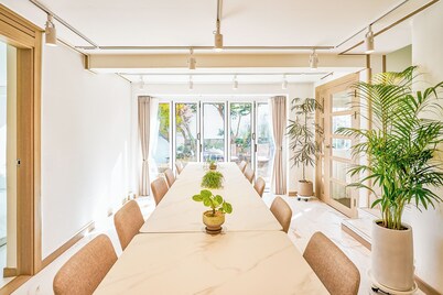 SA Tailored Service Urban Retreat Home near Metro