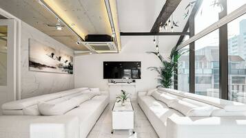 Smart TV, books, offices, computer monitors