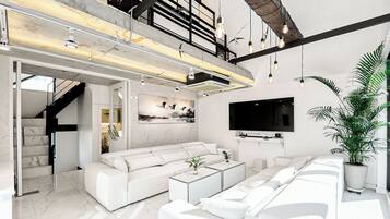 Smart TV, books, offices, computer monitors