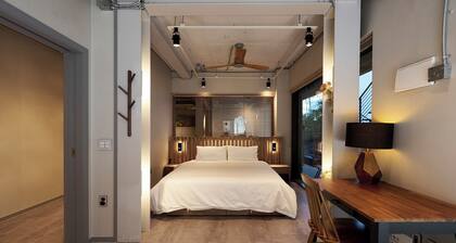 L9 Tailored Service Home near Hongik University Station