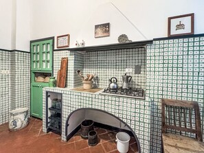 Réfrigérateur, four, lave-vaisselle