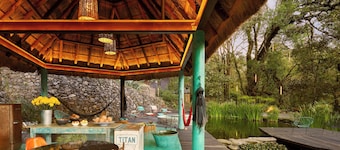 AAV : La Casa Prieta - Masterpiece with art views.