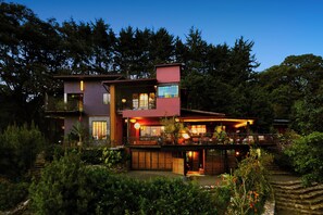 Exterior - AAV : La Casa Prieta - Masterpiece with art views. (Valle de Bravo)