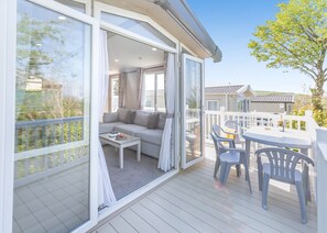 Outdoor dining - Sea View 2 Bed Holiday Caravan - Brendon (Lynton)