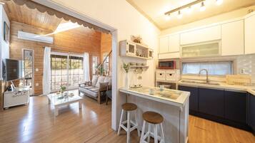 Basic Room, 3 Bedrooms (Maronnier) | 1 bedroom, free WiFi