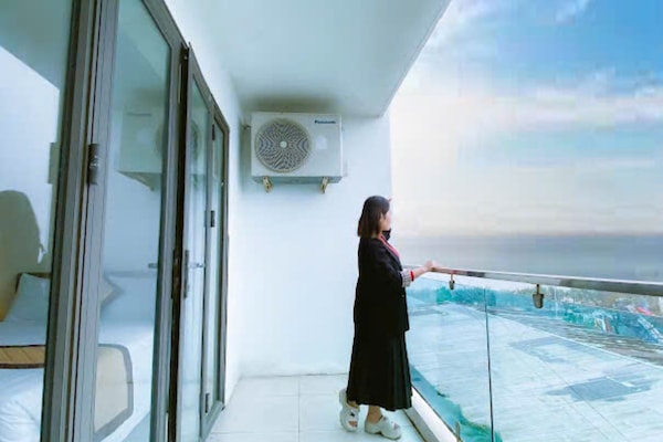 Deluxe Double Room, 2 Queen Beds, Sea View | City view