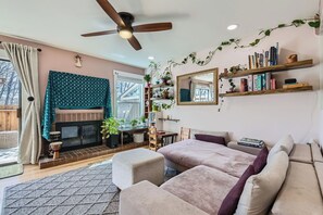 Smart TV, books, stereo