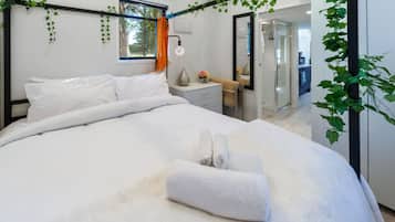 1 slaapkamer, een strijkplank/strijkijzer, gratis wifi, beddengoed