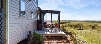 Cosy Tiny Home – Peaceful Paddock Stay